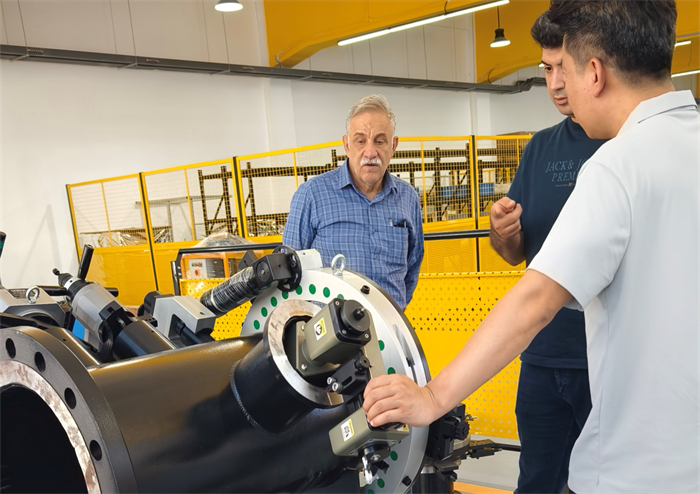 Wir haben uns sehr gefreut, BOKHAR aus dem Iran zu treffen.